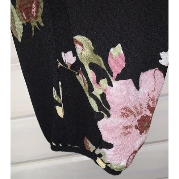 Monteau Los Angeles Sz MEDIUM Black Floral Pullover Blouse Keyhole Back EUC - Picture 6 of 10